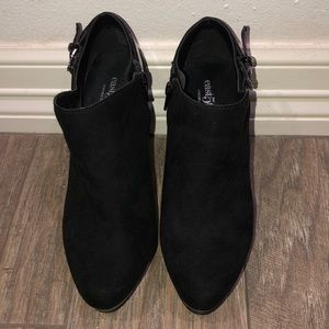 East 5th Memory Foam heel booties 6M